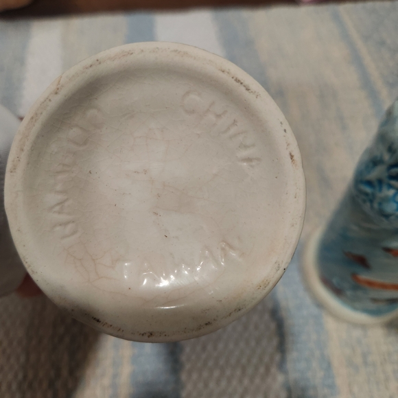 Vintage Surfer Girl Tiki Mugs Bud Vases Taiwan Bamboo Set Of 2 - Picture 5 of 5